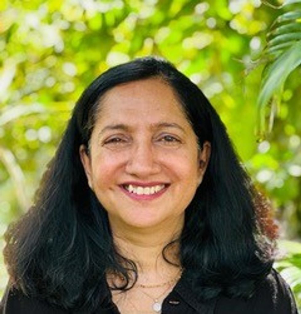 323CD63D 1006 4443 B629 D598ED0C2272