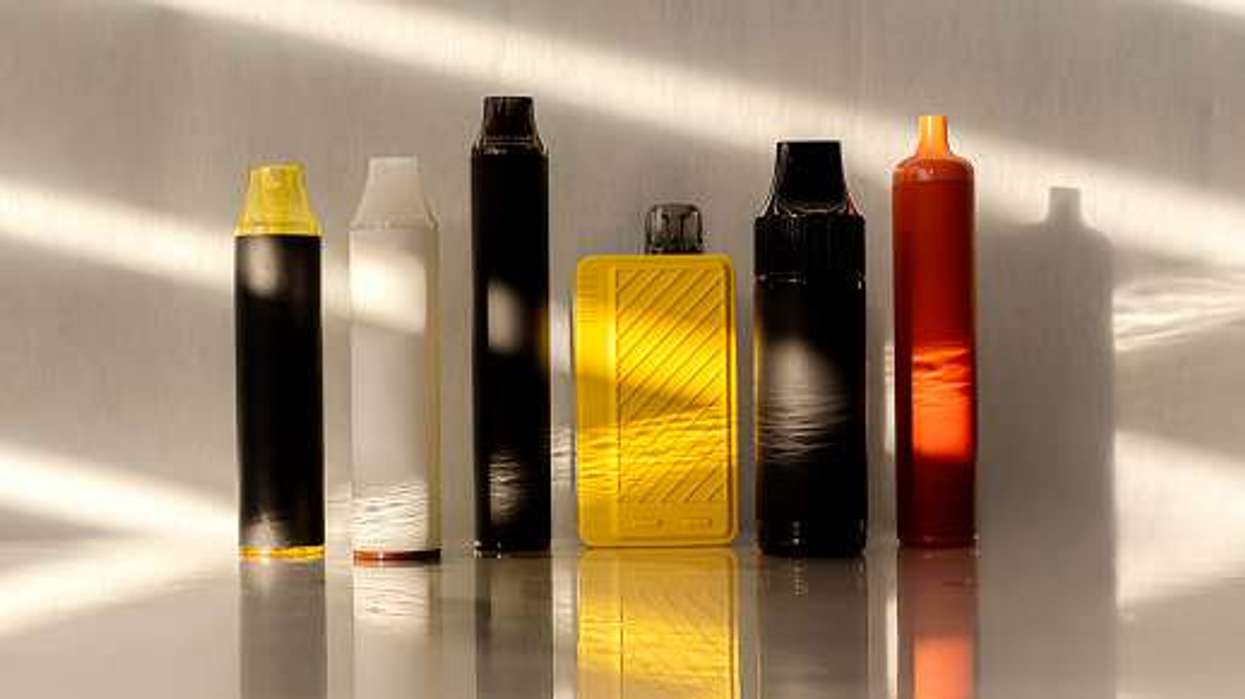 England plans to ban on vaping in cars carrying children