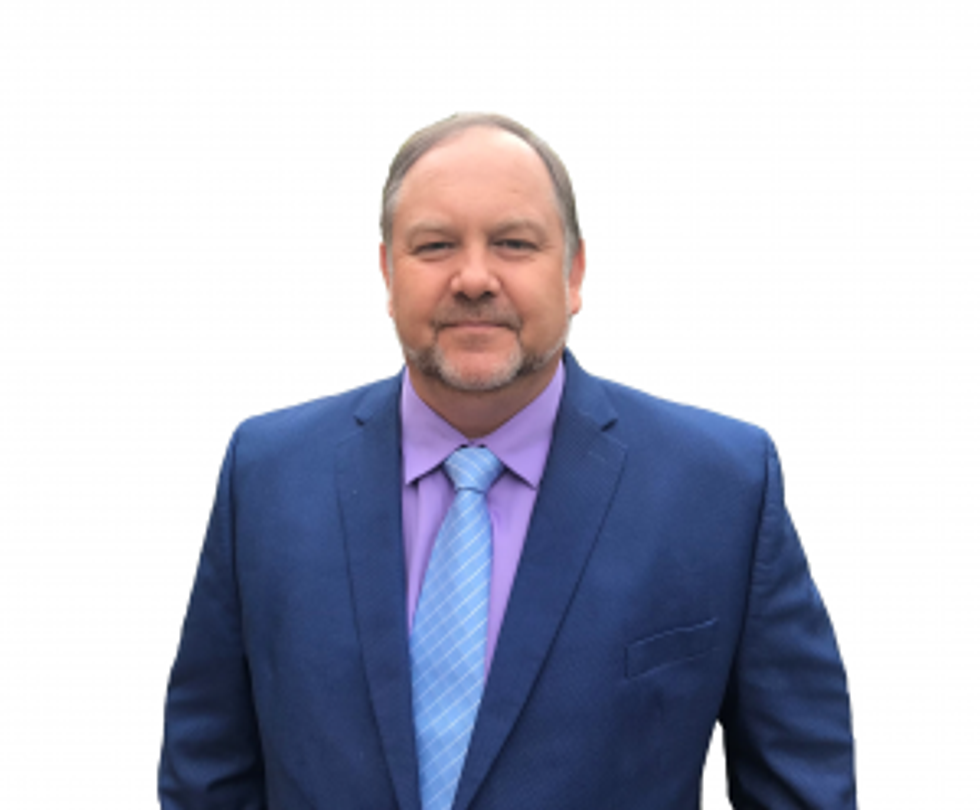 Dr Henno Cut Out Full Colour3993