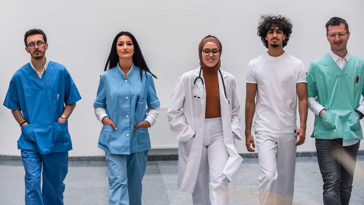 More than 40 percent international health staff consider leaving UK