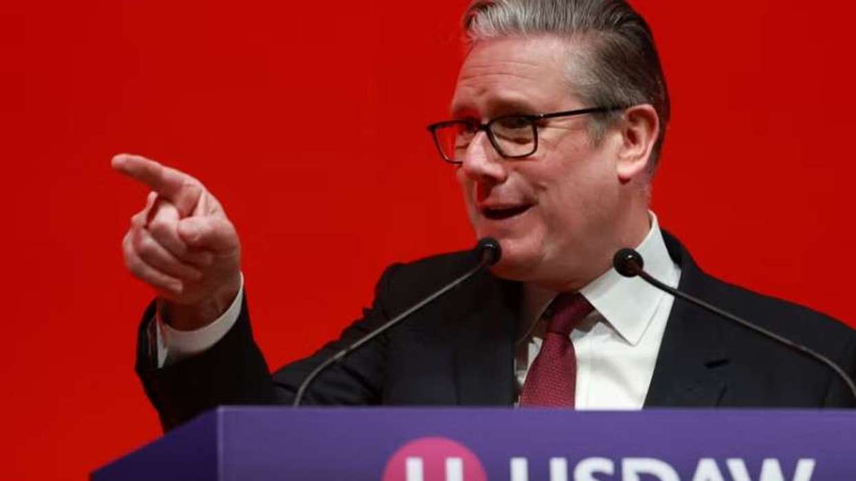 Starmer vows crackdown on shoplifting, backs workers