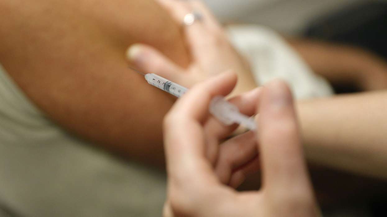Thousands of pharmacies begin flu, Covid vaccinations