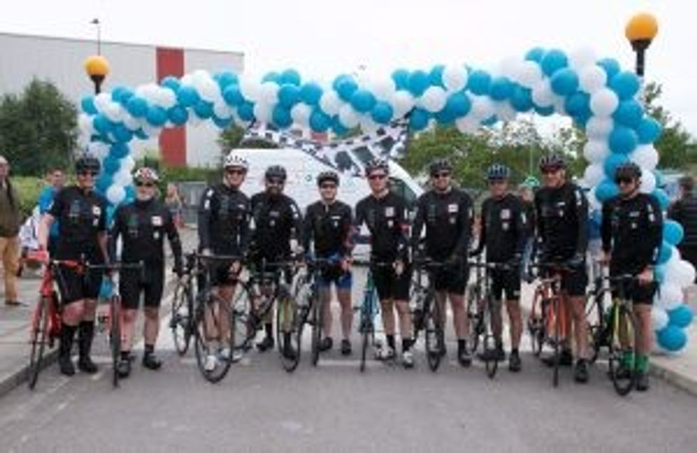 Tour DAlliance 2022 cycle teams together