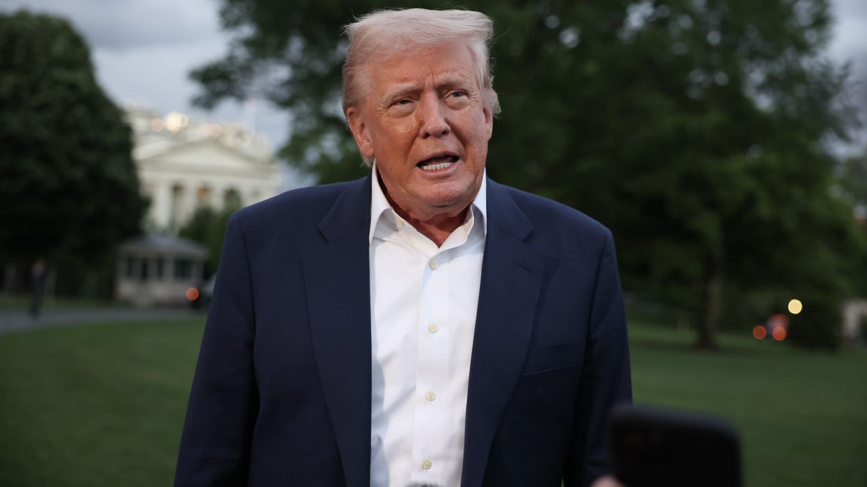 Trump signs executive order to accelerate US-based pharmaceutical manufacturing plants