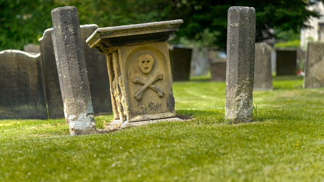 UK alert urged after suspected Siberian plague death