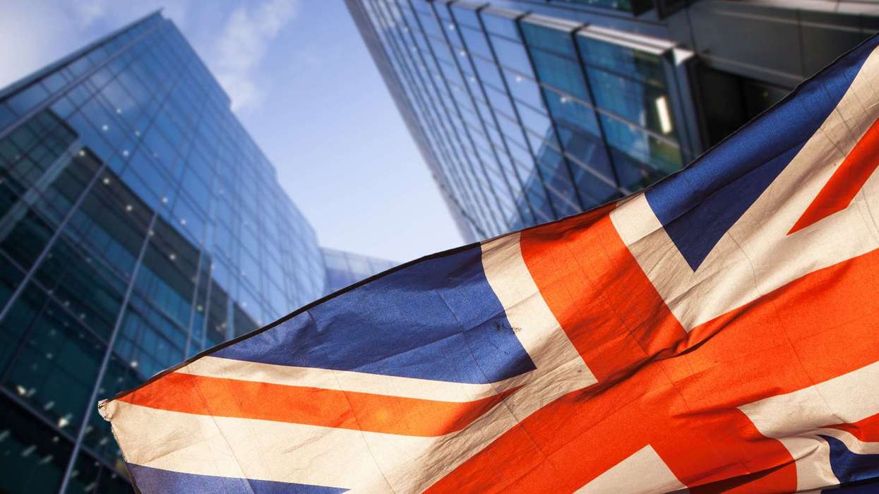 UK economy slows to 0.4% in Q2