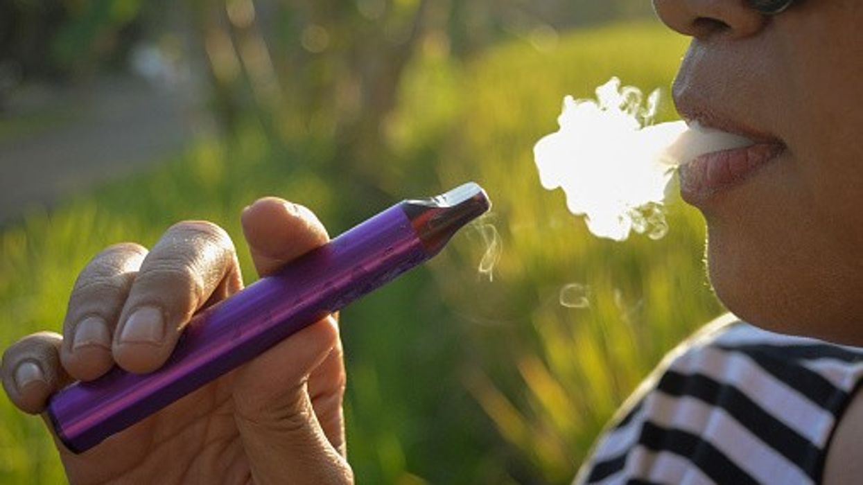 Varenicline promotes nicotine vaping cessation in young people